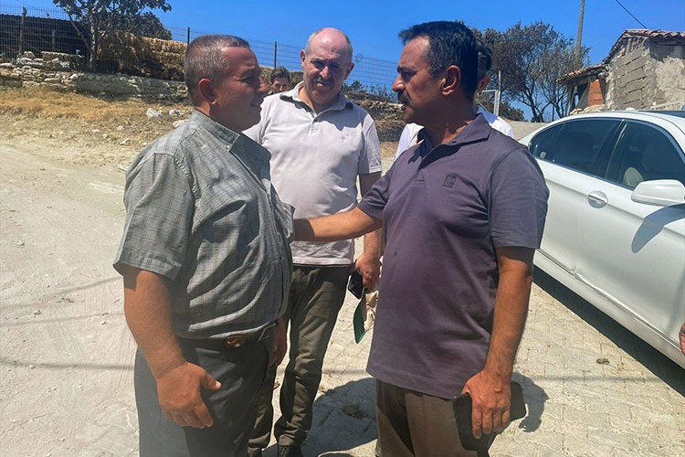 Yangından etkilenen köylerdeki vatandaşlara maddi destek