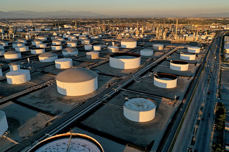 ABD'nin ticari ham petrol stokları azaldı