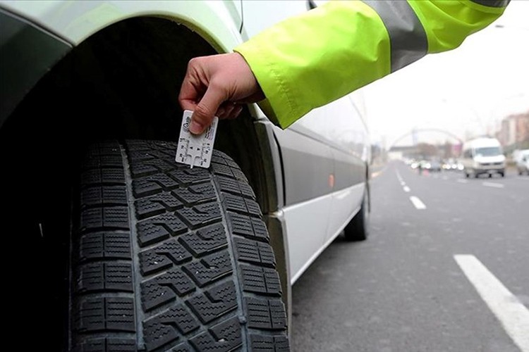 Zorunlu kış lastiği uygulaması İstanbul'da başladı