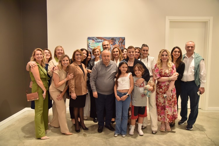 Ezgi Güneştekin'in ilk kişisel sergisi