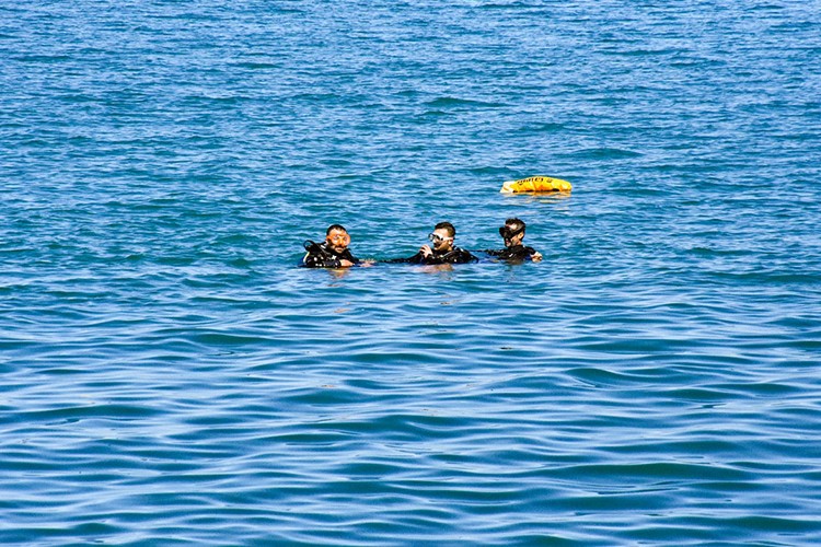 Van Gölü'nün derinliklerinde sürpriz evlenme teklifi