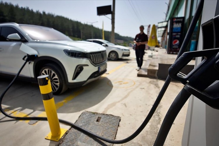 Türkiye'de 5 ayda 27 bini aşkın elektrikli otomobil satıldı
