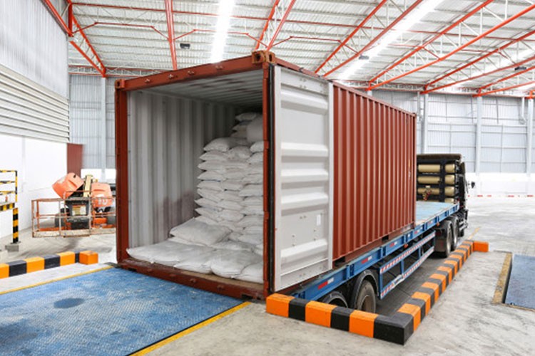 ABD'de ithalat kargolarında düşüş bekleniyor