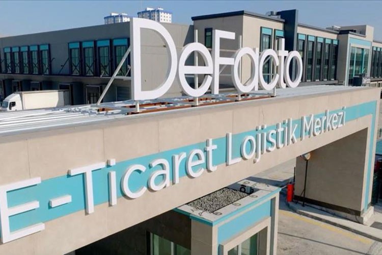 DeFacto AirTech Koleksiyonu'nu tanıttı