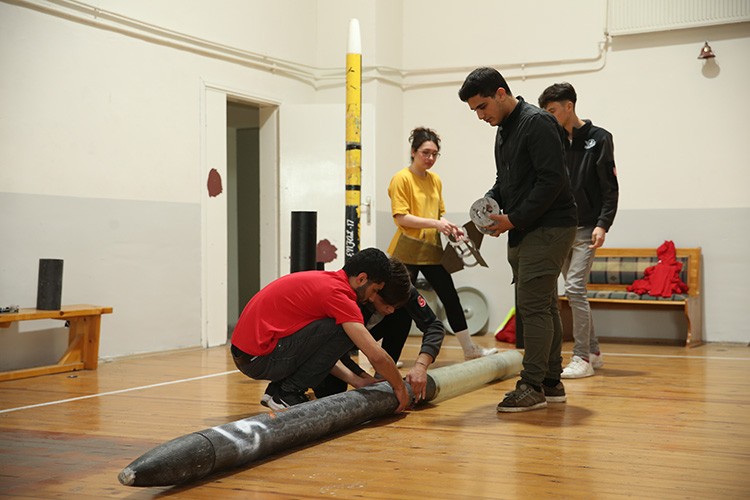 Üniversite öğrencileri, geliştirdikleri roketle ABD'de yarışacak