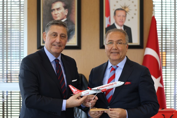 Tenisin kalbi Kemer'de atacak