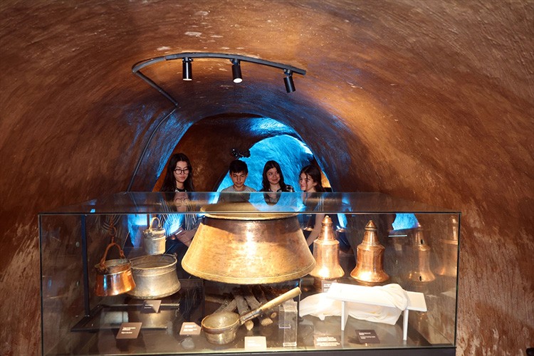 Su Medeniyetleri Galerisi sıcak havada serinletiyor