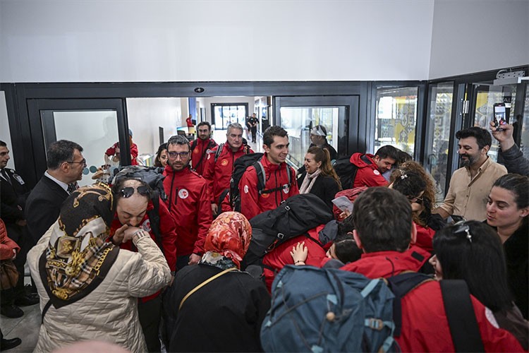 9. Ulusal Antarktika Bilim Seferi ekibi Türkiye'ye döndü