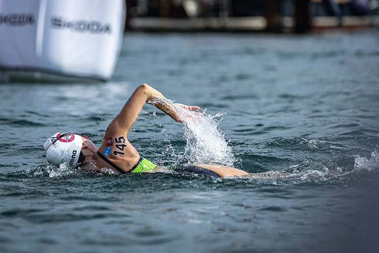 AquaChallenge Heybeliada Etabı'nda sporcular kulaç attı