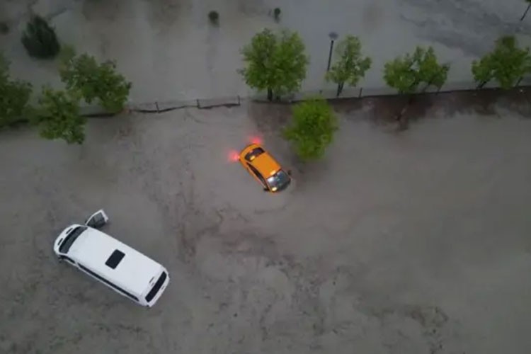 İklim değişikliğinin yaz sellerini artıracağı öngörülüyor
