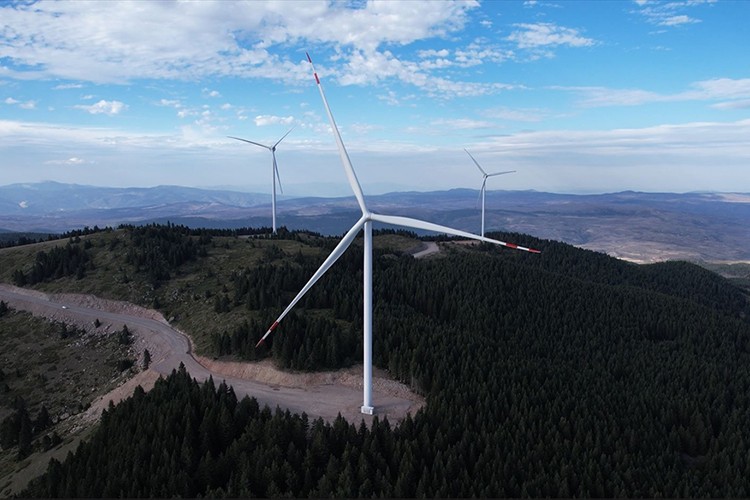 Türkiye'nin en büyük rüzgar türbini Çerkeş'te devreye alındı