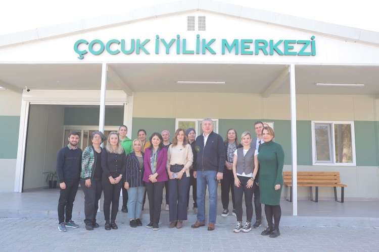 Mercedes-Benz Türk, Depremzede Çocukları Çocuk İyilik Merkezi'ne Taşıyacak