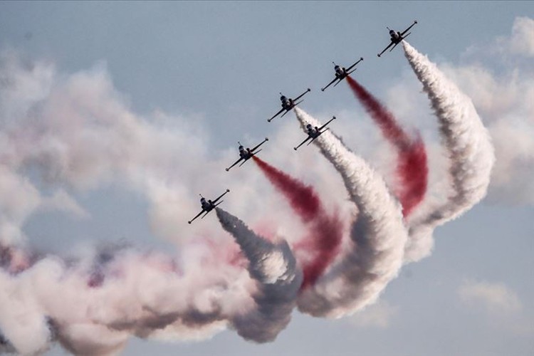 TEKNOFEST'deki uçuş gösterileri beğeni kazandı