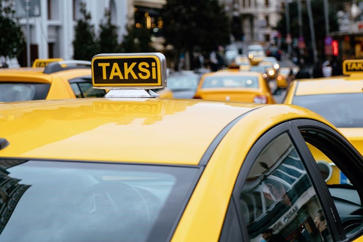 Taksi ve dolmuş ücretlerine yüzde 11 zam