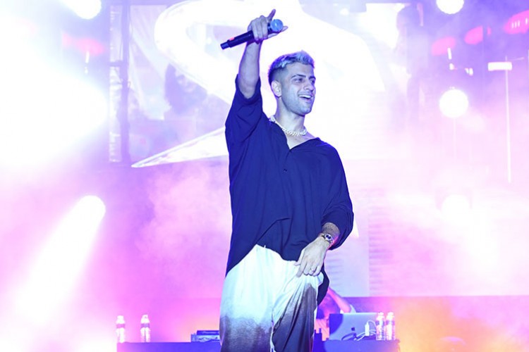 Reynmen'den üstü kapalı evlilik mesajı