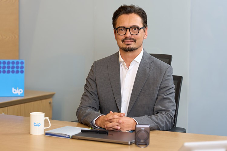 Veliler çocuklarının notlarını BiP'ten öğreniyor