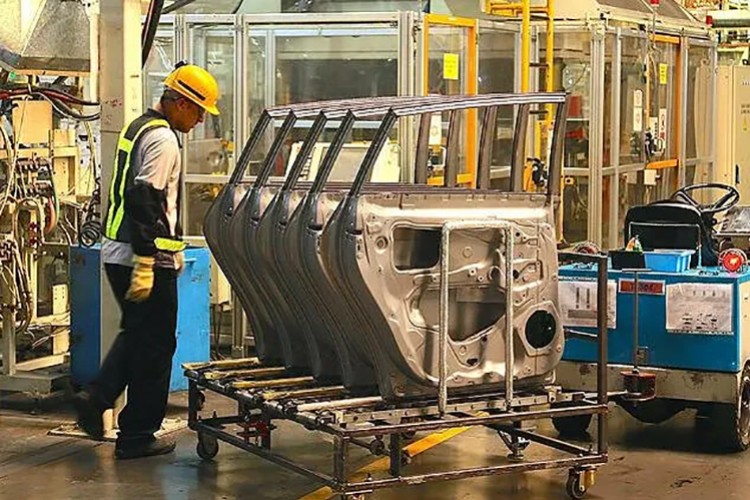 ABD'de fabrika siparişleri mayısta beklenenden az arttı