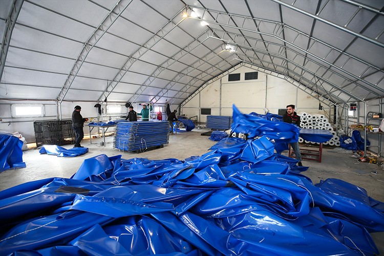 Çadır üreticileri yoğun mesai yapıyor