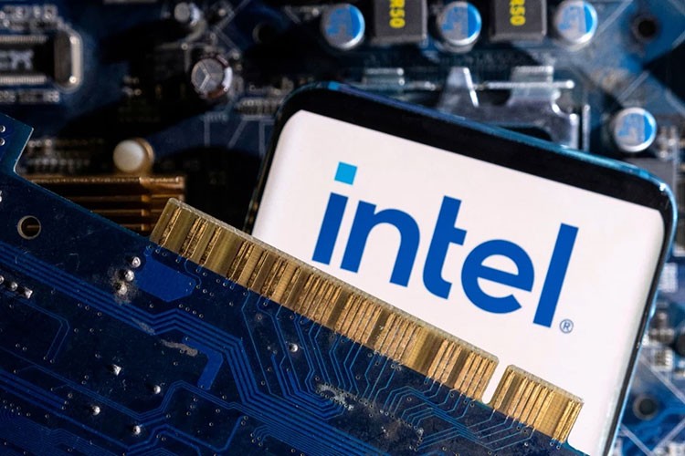 Intel, Trump yönetimiyle varılan anlaşmanın risklerine işaret etti