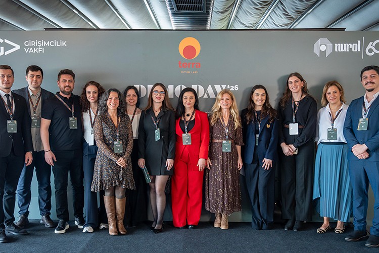 Terra Future Labs ilk dönem mezunlarını verdi