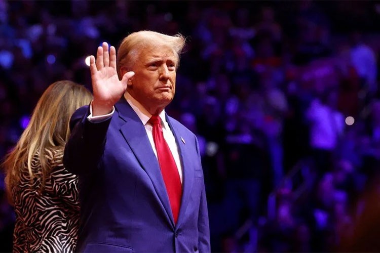 Trump'ın ABD seçiminde zaferini ilan etmesiyle dolar ve Bitcoin yükseldi