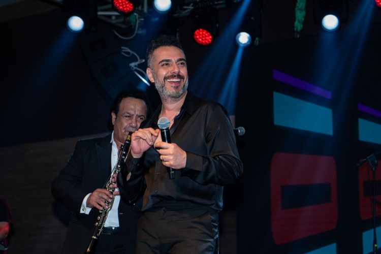 Rumlar'a sahnede birlik mesajı verdiler!