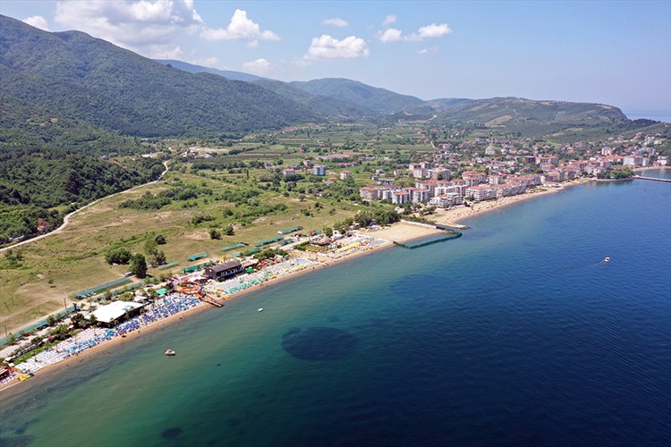 Çınarcık doğal turizm sezonunda nüfusunun 10 katını ağırlıyor