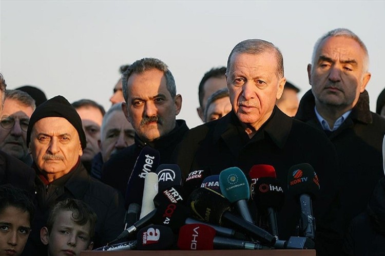 Üniversiteler yaza kadar uzaktan eğitim yapacak