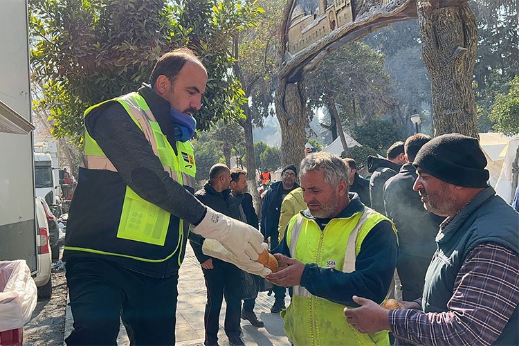Konya'dan Hatay'a destek sürecek