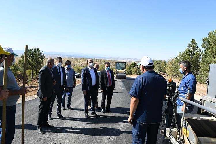 Derbent'te vatandaşlarla buluştu