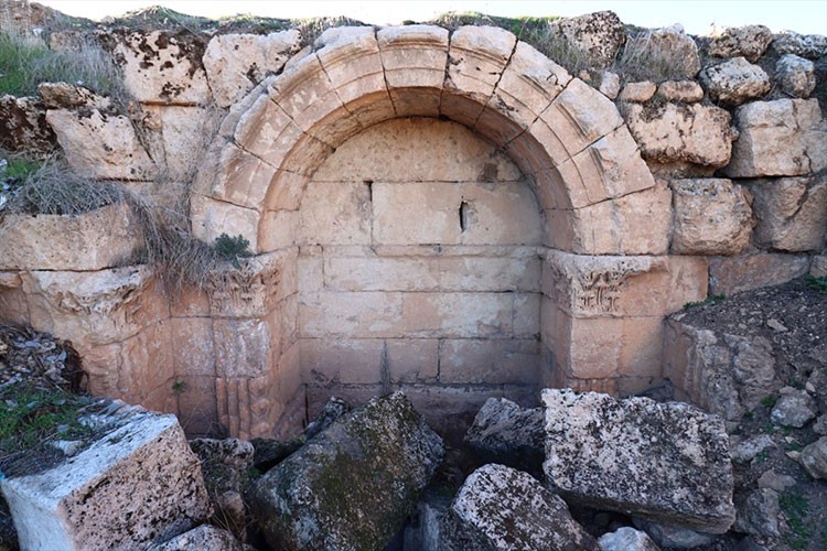 Şanlıurfa'da bulunan anıt mezar kalıntısı kayıt altına alındı