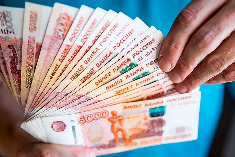 Rusya bütçesi geçen yıl 3,5 trilyon ruble açık verdi