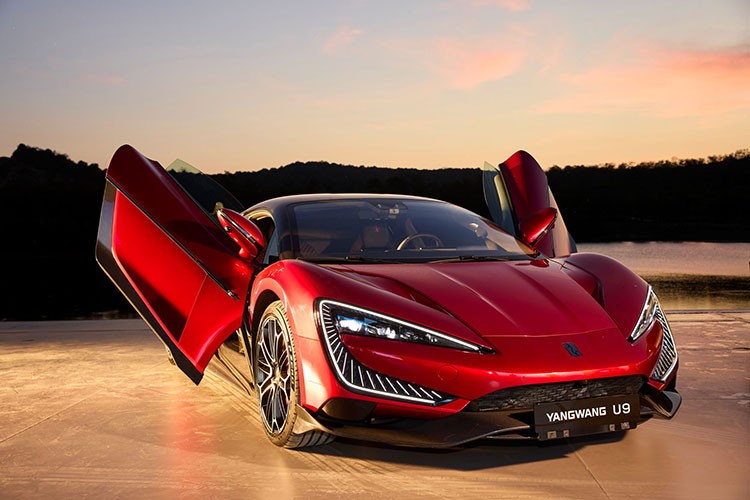 BYD Türkiye YANGWANG U8 ve U9 modellerini bayilerle buluşturacak