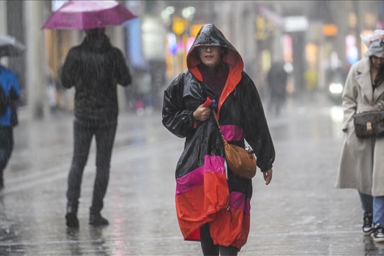 İstanbul'da sağanak etkili oluyor