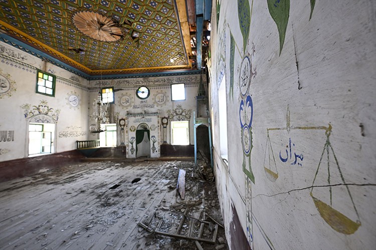 Başkentin eski camilerine ışık tutuyor