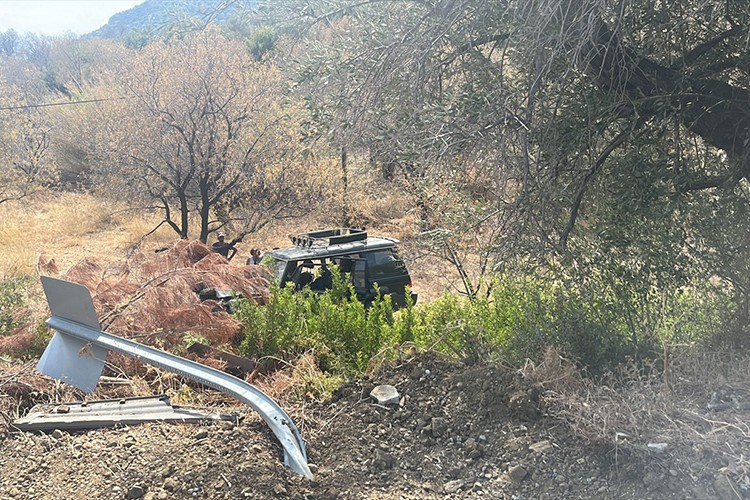 Datça'da tarlaya devrilen cipteki 5 kişi yaralandı