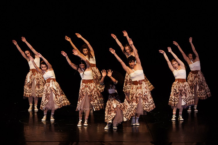 Modern dansın farklı sesleri festival sahnesinde yankılandı