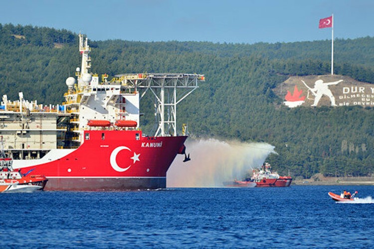 Türk boğazlarından 3 ayda 19 bin 673 gemi geçti