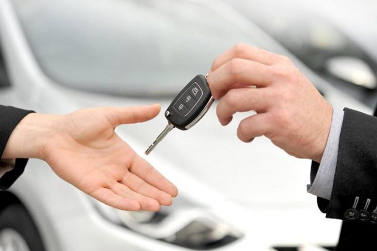 Tatilciler için güvenli araç kiralama uyarısı