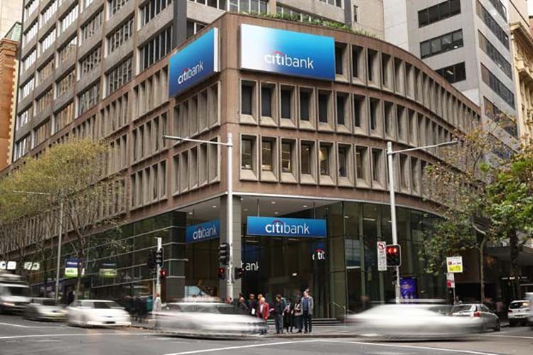 İngiliz bankalarının gelirleri yüzde 25 azalabilir