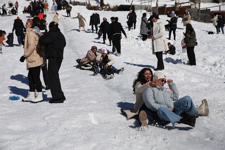17. Çamlıhemşin Kardan Adam Kış Festivali başladı