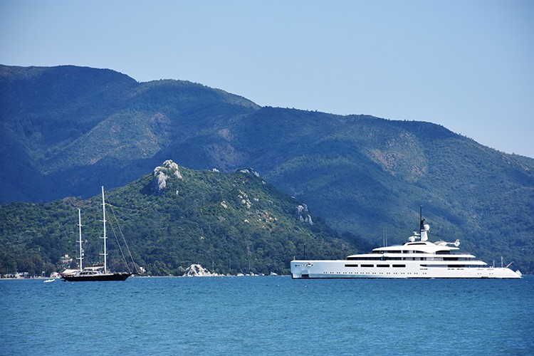 Mega yat Marmaris'te