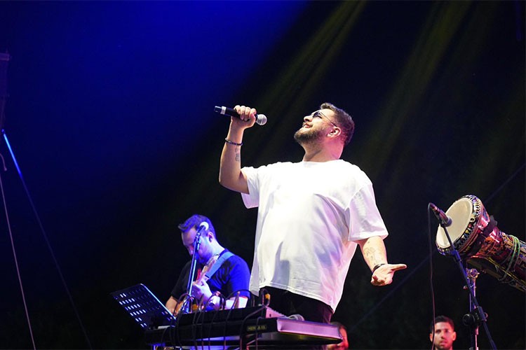 Coşkun Çelik'ten iddialı şarkıyla iddialı yorum