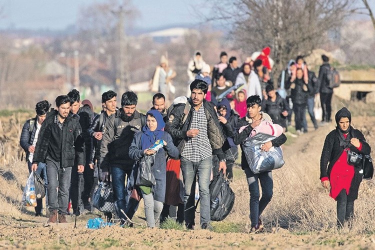 Türkiye'ye göç edenlerin sayısı yüzde 33.2 azaldı