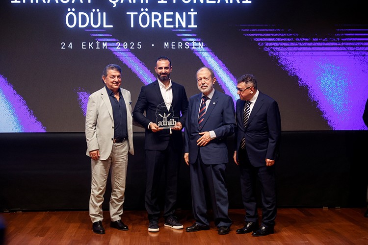 Akdeniz'de en fazla tekstil ihracatı yapan firmalara ödül verildi