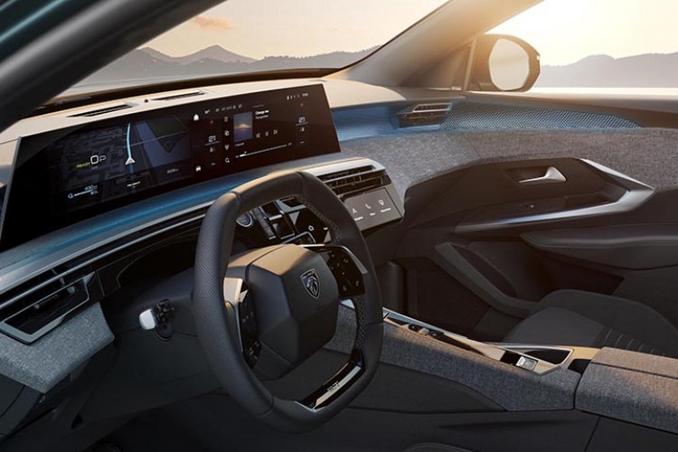 Panoramik i-Cockpit ilk olarak yeni 3008'de kullanılacak