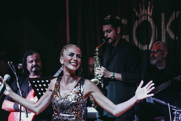 Göksu'dan yeni şarkı sinyali