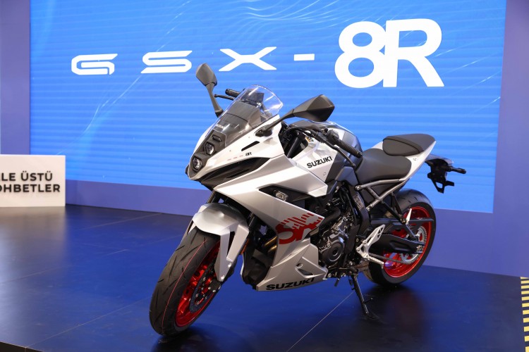 Motosiklet Severlerin Merakla Beklediği Suzuki GSX-8R'ın Fiyatı Açıklandı!