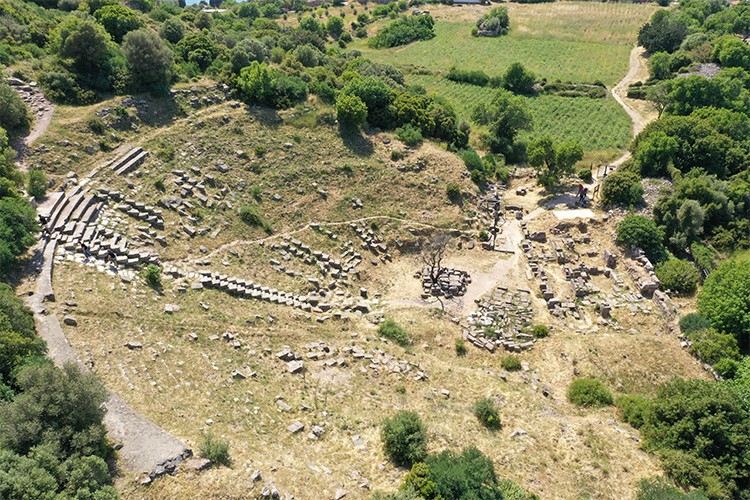 Ege'nin Mistik Koyaklarında Antik Çağın Kapıları Aralanıyor