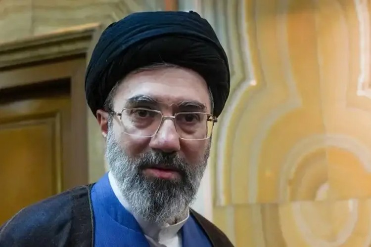 Hamaney ilk defa halka seslendi, 2 ABD uçağı düştü